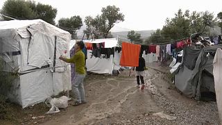 ΜΚΟ: Παγιδευμένοι οι πρόσφυγες στα ελληνικά νησιά