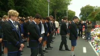  طلاب مدرسة ثانوية يؤدون رقصة "هاكا" تكريما لضحايا مجزرة مسجدي نيوزيلندا