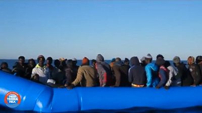 Olaszország: Menekültek előtt a kikötők lezárva
