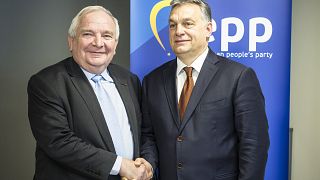 Joseph Daul, az EPP elnöke és Orbán Viktor magyar miniszterelnök 2017-ben