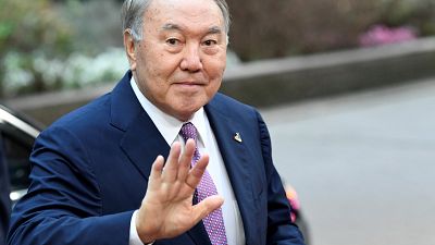 Váratlanul lemondott Kazahsztán elnöke