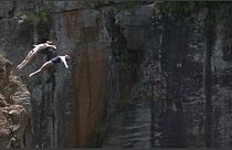 Cliff Diving im Blyde River Canyon in Südafrika