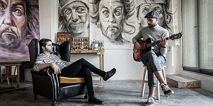 Pedro Franco e João Mota numa das fotos promocionais de "Homem Delírio"