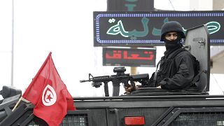 دورية مؤللة للقوات التونسية