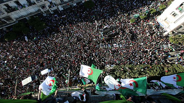 احتجاجات طلابية على ترشيح بوتفليقة لولاية خامسة احتجاجات طلابية على ترشيح بوتفليقة لولاية خامسة