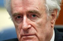 Pena de Radovan Karadzic agravada para prisão perpétua
