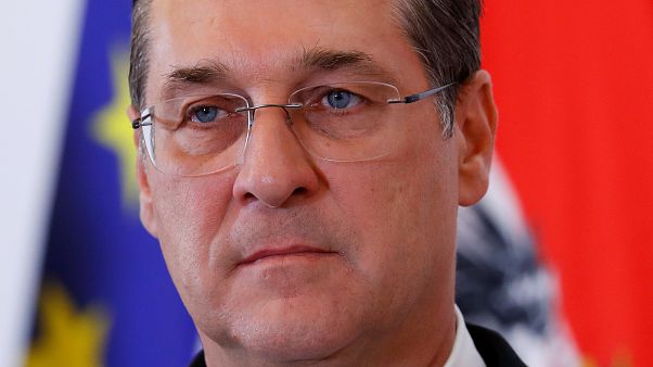 Österreichs Muslime sagen "Es reicht" und klagen gegen HC Strache Österreichs Muslime sagen "Es reicht" und klagen gegen HC Strache