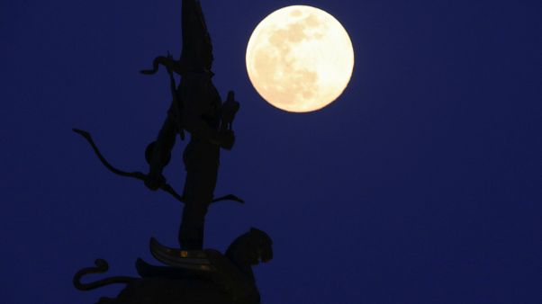 Dernière "Super Lune" de l'année Dernière "Super Lune" de l'année