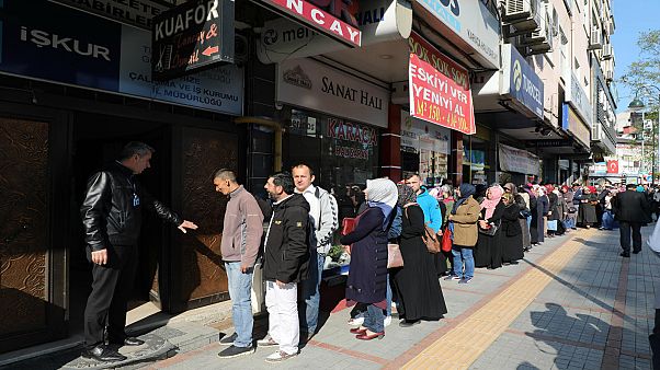 Kayıtlı işsiz sayısı 4 milyona dayandı: Son 6 ayda artış yüzde 44 Kayıtlı işsiz sayısı 4 milyona dayandı: Son 6 ayda artış yüzde 44