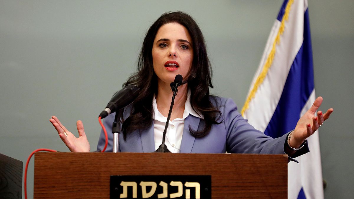 Israele: la ministra e il profumo 'fascismo', spot elettorale choc