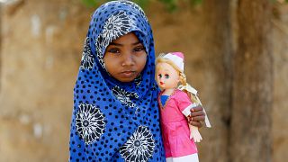 الفتاة اليمنية عفاف ابنة العشر سنوات التي تعاني من سوء تغذية
