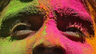 Luz, color y ruido en el festival Holi en la India