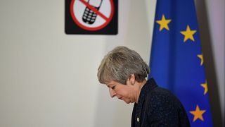 La UE da 20 días al Reino Unido para decidir sobre el Brexit