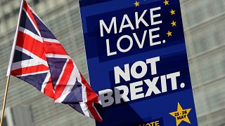 Brexit: Τα «δύο σενάρια» και μία προθεσμία στη Βρετανία!