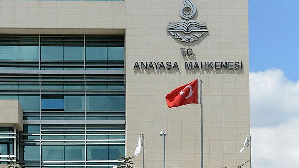 Anayasa Mahkemesi'nden 5 siyasi parti hakkında suç duyurusu Anayasa Mahkemesi'nden 5 siyasi parti hakkında suç duyurusu