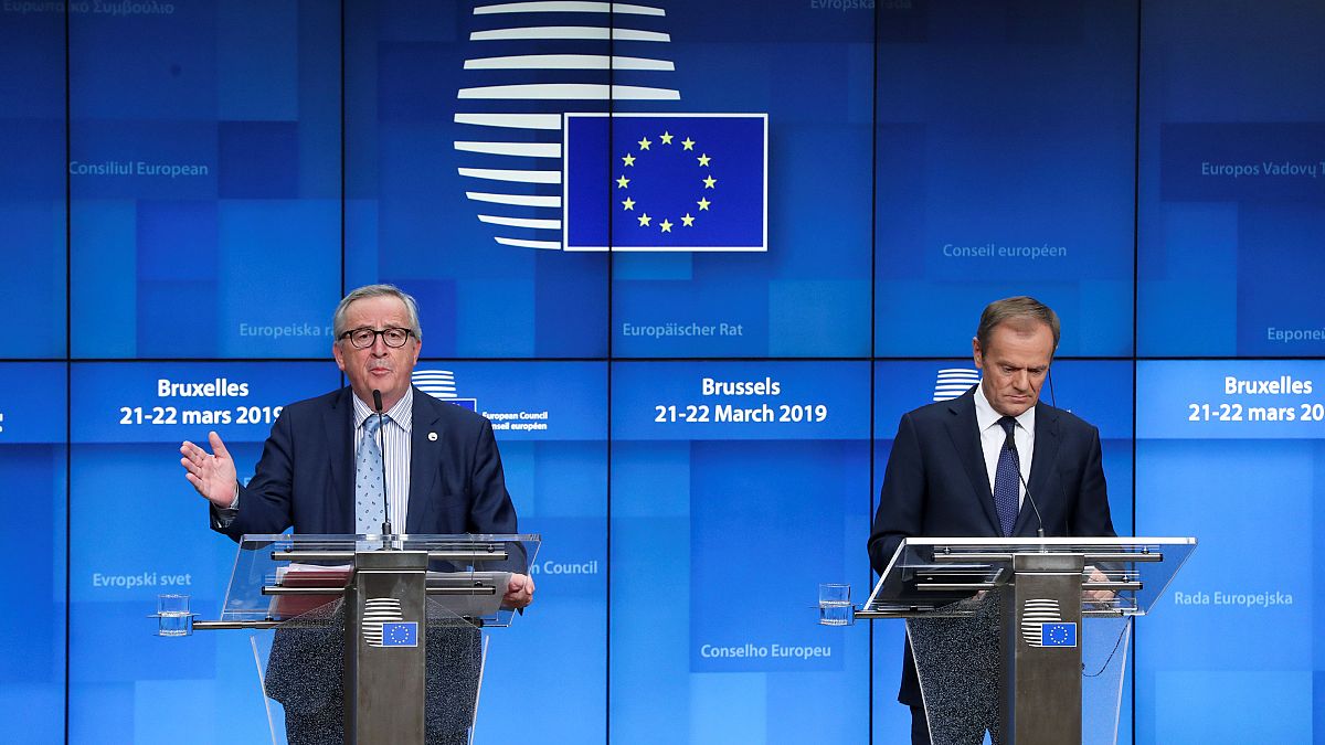 Les responsables européens Jean-Claude Juncker et Donald Tusk