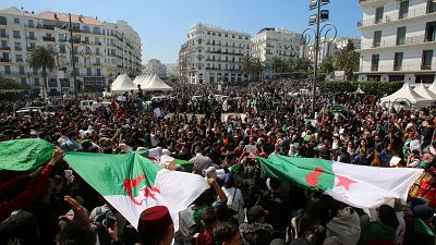 فيديو: آلاف الجزائريين يطالبون بتنحي بوتفليقة في الجمعة الخامسة للحراك الشعبي 