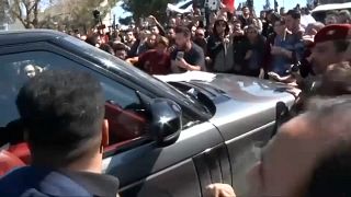 محافظ يدهس اثنين من أهالي الضحايا في الموصل والرئيس يمنع من الوصول إلى مكان الحادث