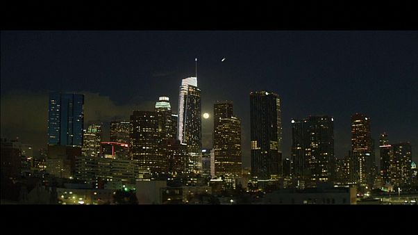 "Homens-meteorito" rasgam o céu de Los Angeles