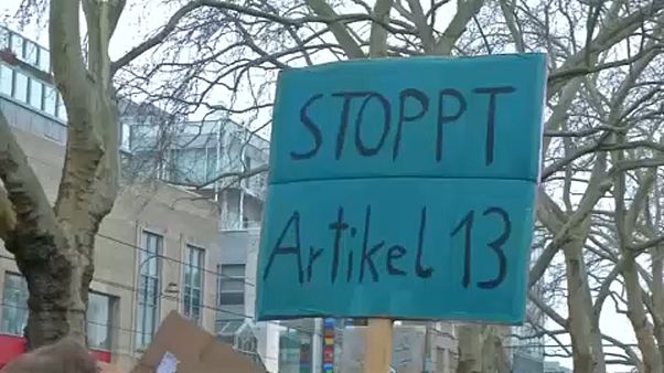 Az uniós szerzői jogi reform ellen tüntettek Németországban Az uniós szerzői jogi reform ellen tüntettek Németországban