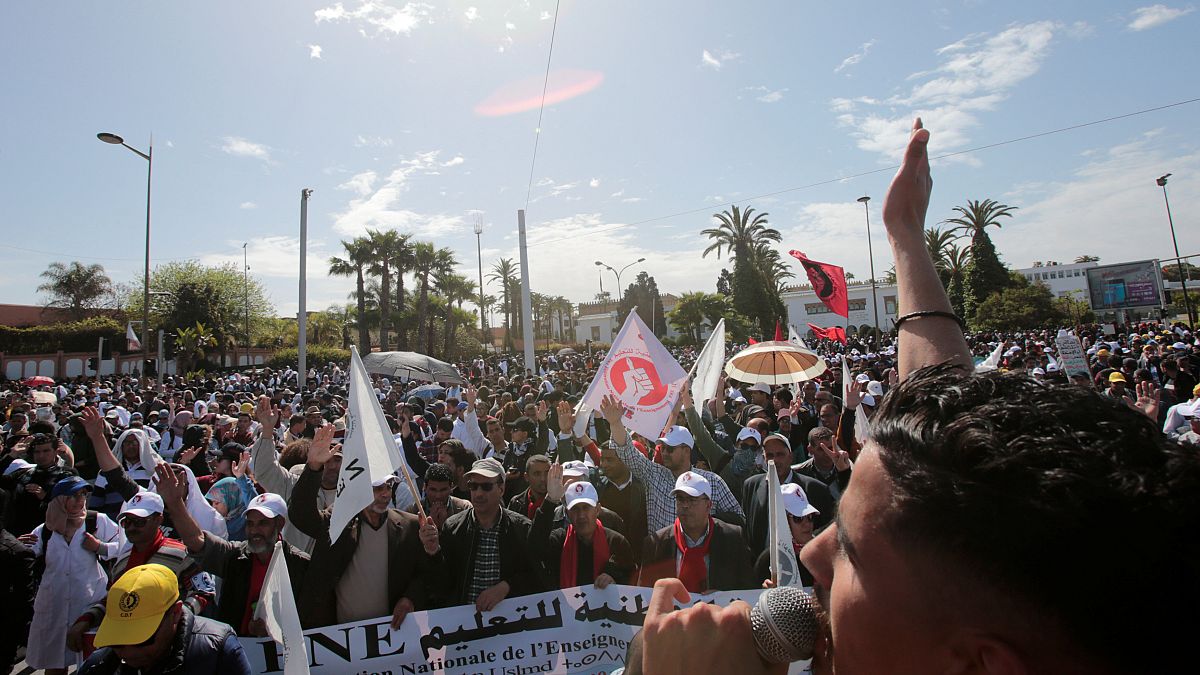 جانب من مظاهرة لمعلمين في الرباط للاحتجاج على أوضاع عملهم