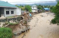 قرية ضربها طوفان في إندونيسيا قبل أيام
