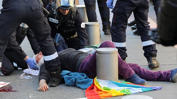 Gelbwesten: 73-Jährige in Nizza schwer verletzt - Familie will klagen Gelbwesten: 73-Jährige in Nizza schwer verletzt - Familie will klagen