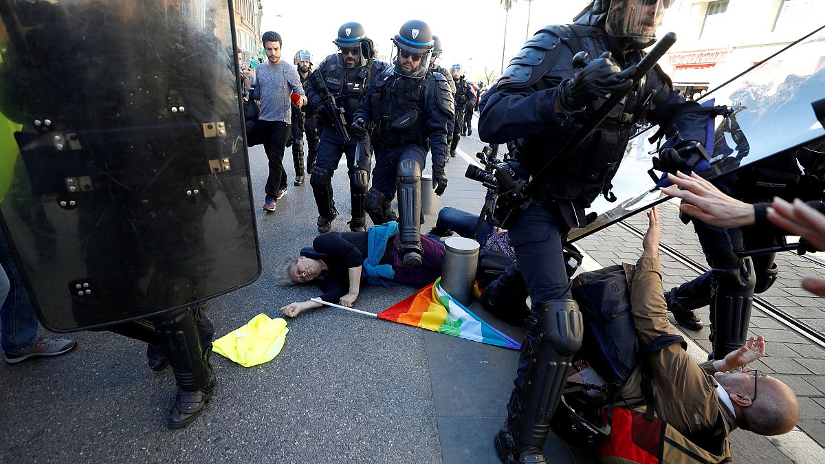 'Gilets jaunes' protester, 73, 'pushed by police', says prosecutor
