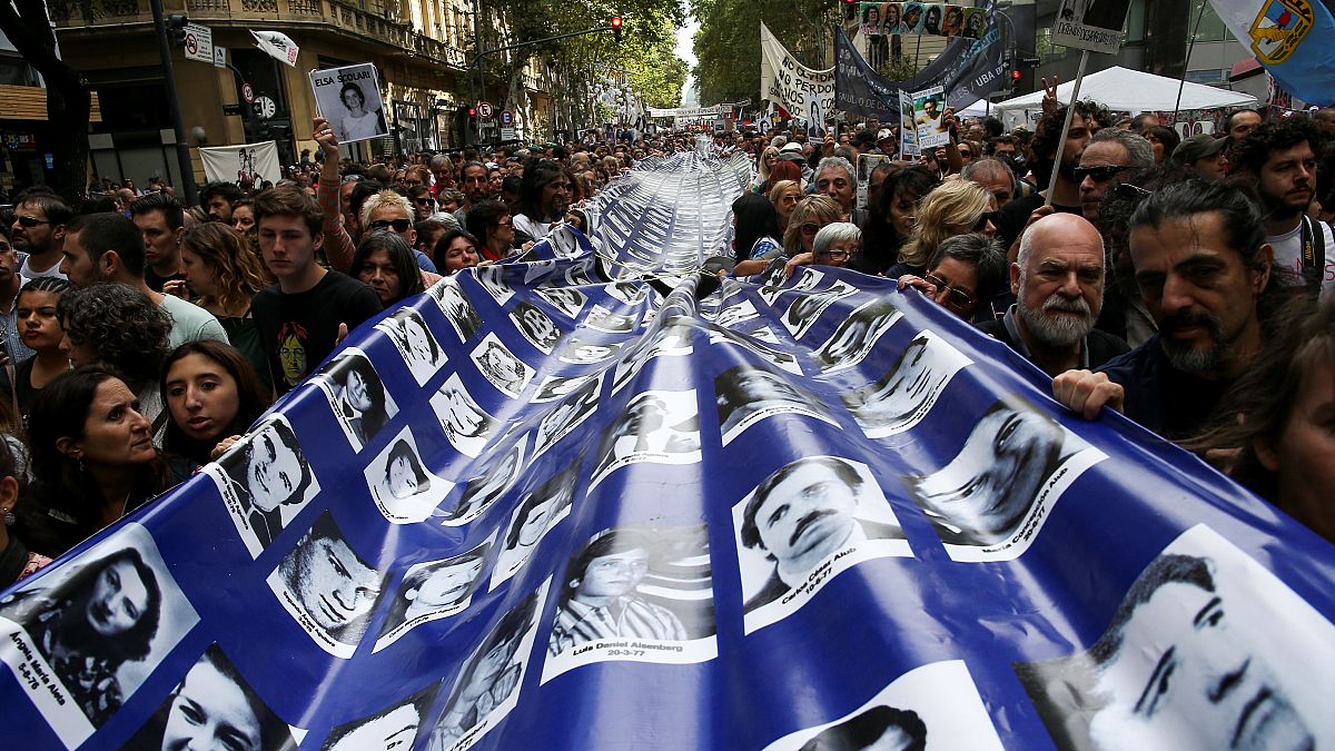 Recuerdan a las 30.000 víctimas desaparecidas durante la dictadura militar en Argentina