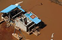 Uma casa destruída pelo Idai nas margens do rio Búzi