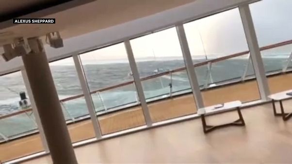 A rettegés órái tomboló viharban A rettegés órái tomboló viharban