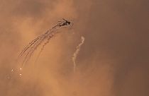 Hamász célpontok bombázásába kezdett Izrael a Gázai övezetben