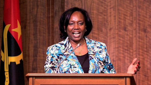 Ministra da Saúde de Angola durante a conferência de imprensa Ministra da Saúde de Angola durante a conferência de imprensa