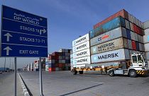 الإمارات توقف لبنانيين شيعة لصلتهم بحزب الله وهيومن رايتس تحثها على محاكمة عادلة