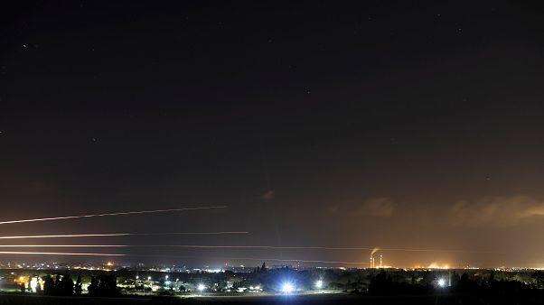 Hamas annuncia una tregua, ma le ostilità continuano a Gaza Hamas annuncia una tregua, ma le ostilità continuano a Gaza