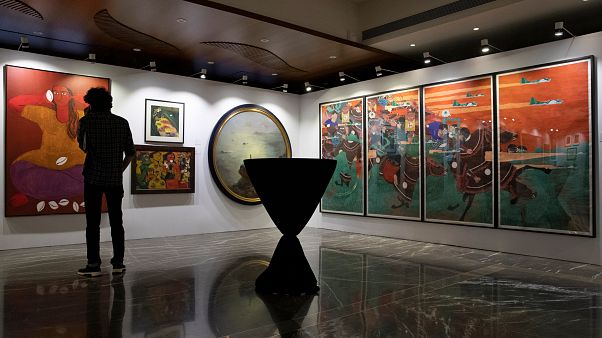 Hindistan'ın en büyük banka dolandırıcılığıyla suçlanan Modi'nin sanat koleksiyonu açık artırmada Hindistan'ın en büyük banka dolandırıcılığıyla suçlanan Modi'nin sanat koleksiyonu açık artırmada