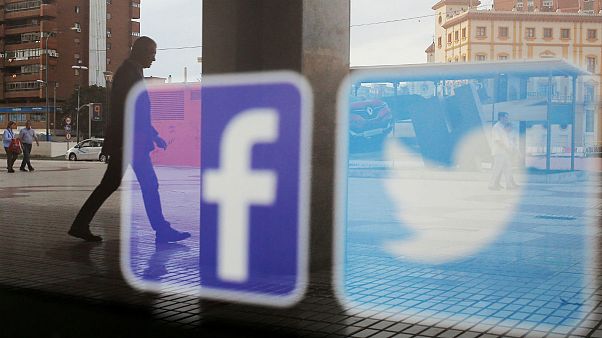 Facebook, İran ve Rusya ile bağlantılı yüzlerce hesabı 'sahte faaliyet' gerekçesiyle kapattı Facebook, İran ve Rusya ile bağlantılı yüzlerce hesabı 'sahte faaliyet' gerekçesiyle kapattı