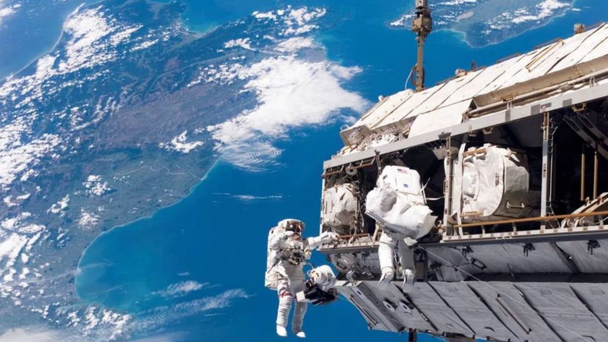 NASA tamamı kadınlardan oluşan ilk uzay yürüyüşünü eksik astronot kıyafeti nedeniyle iptal etti 