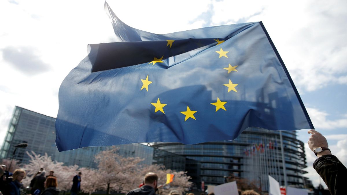 تجمع در برابر پارلمان اروپا در اعتراض به لایحه اصلاح قانون کپی رایت
