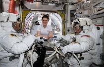 NASA: Ακυρώνεται ο πρώτος διαστήμικος περίπατος γυναικών λόγω έλλειψης κατάλληλων στολών!