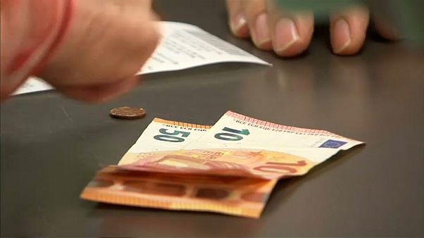 GfK: Otto Normalverbraucher hält seine Euros fest GfK: Otto Normalverbraucher hält seine Euros fest