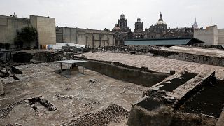 Nuevos tesoros podrían conducir a la tumba del emperador azteca en México