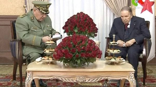 Le président algérien Bouteflika poussé vers la sortie par l'état-major Le président algérien Bouteflika poussé vers la sortie par l'état-major