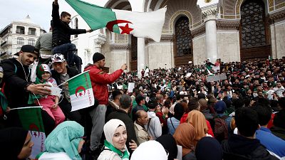 Algeriens Armeechef stellt sich auf die Seite der Proteste