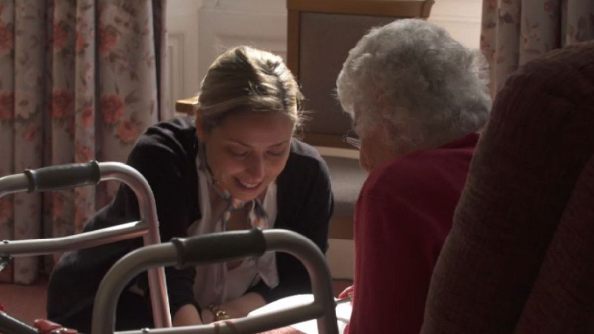 Portuguese nurse wins top UK care work award