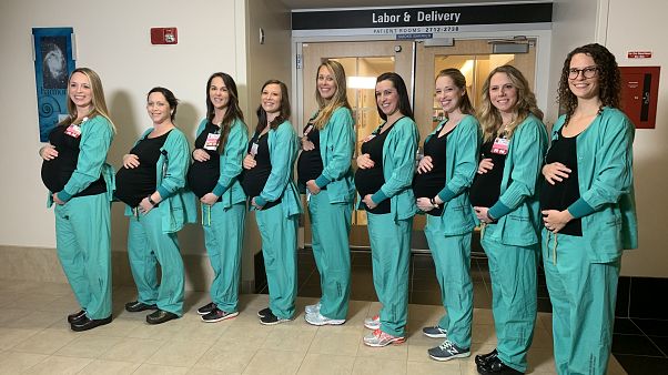 USA: 9 Säuglingsschwestern derselben Klinik gleichzeitig schwanger USA: 9 Säuglingsschwestern derselben Klinik gleichzeitig schwanger