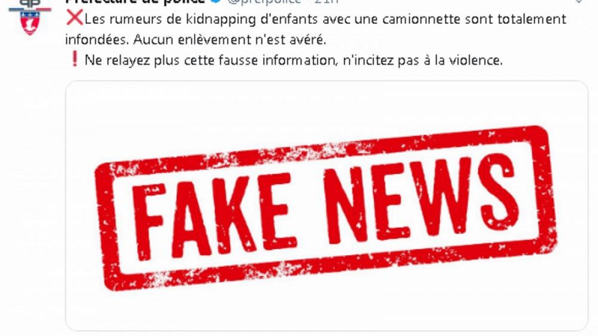 Die Polizei veröffentlichte Warnungen vor Fake News.