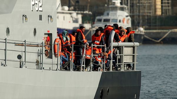 La Unión Europea renuncia a rescatar migrantes en alta mar La Unión Europea renuncia a rescatar migrantes en alta mar