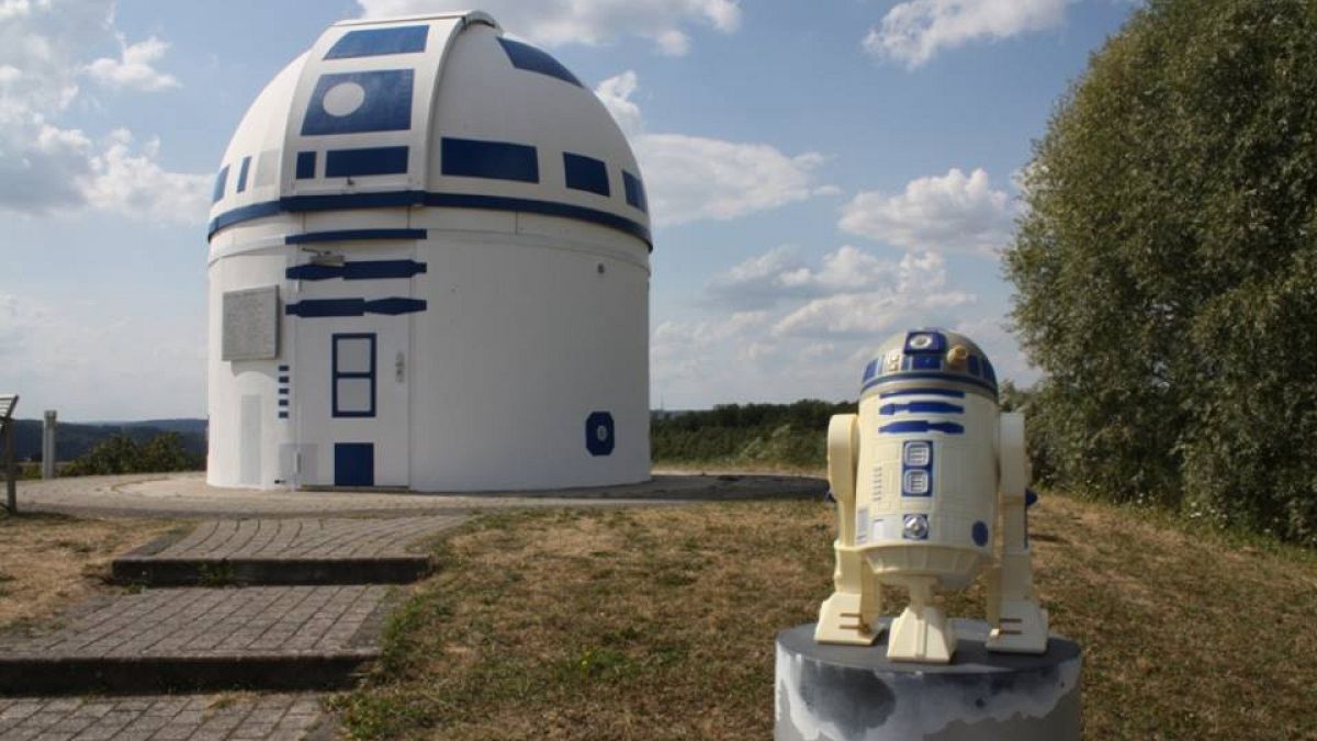 Star Wars: German sci-fi-loving professor paints observatory as giant version of robot R2-D2