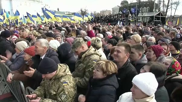 Ucraina: domenica si vota, Zelenskiy in pole Ucraina: domenica si vota, Zelenskiy in pole